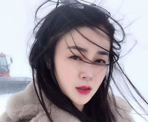 本山传媒最美女演员,赵本山挺了她15年,如今35岁还不结婚