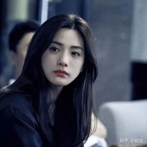 孤傲的女生侧颜头像