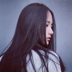 伤感的qq头像女真人背影
