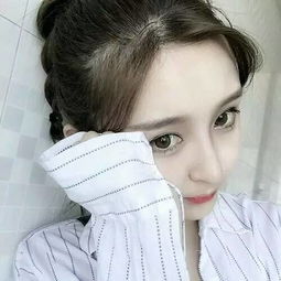 女生头像择一人深爱,等一人终老