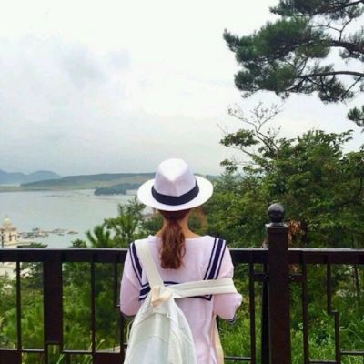 清新美女头像图片背影图片大全对不懂感恩的人没必要付出太多