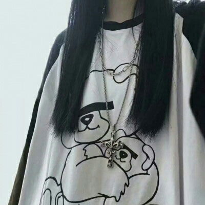 女生头像真人霸气黑色不露头的像小鸟一样在天上飞的感觉