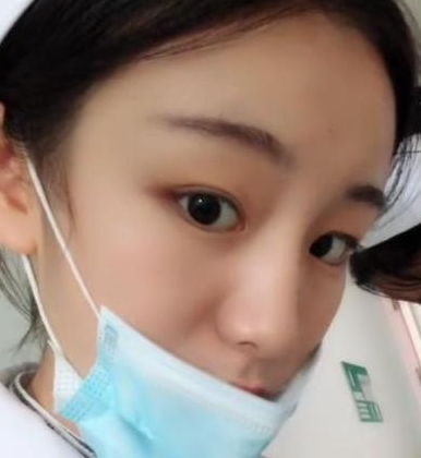 抖音最美女护士走红后却遭医院开除,网友自作自受