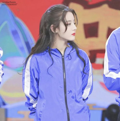 迪丽热巴,性感美丽,身材很棒,优秀的女孩子很多人喜欢
