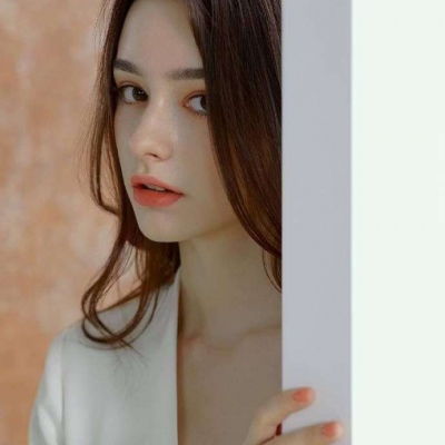 美女个性头像黑色俄罗斯