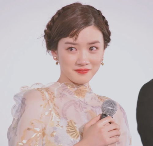 因哭得太美而上热搜99年的她像是漫画中走出来的少女