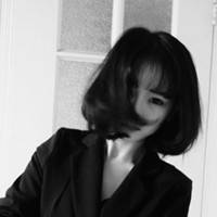 qq女生头像黑白不带子