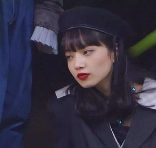 小松菜奈头像,不是夺目的美但极具攻略性