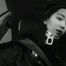 qq高冷孤独女生头像黑白图片不如现实一个耳光来的清醒