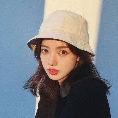 有没有女生戴帽子帽衫棒球帽都可的好看头像比如下图
