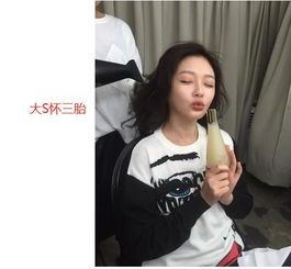 安以轩托腮噘嘴晒自拍,眼大宛如少女,网友比怀孕的大s美