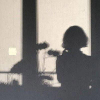 丧女图片头像基努