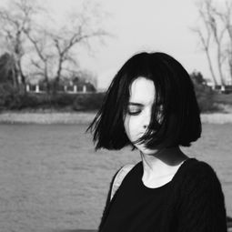 最新黑白图片女生霸气欧美范人活着就是为了更难过的活着