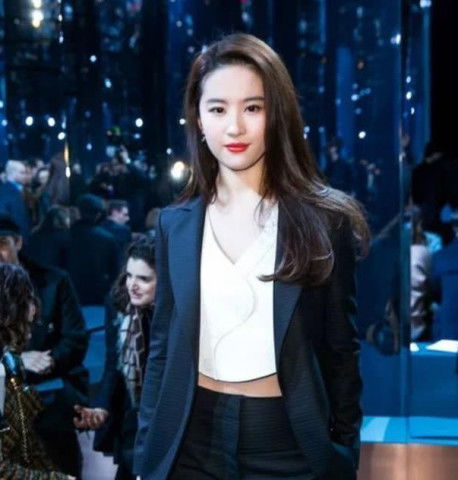 娱乐圈里攻气十足的女明星,你被哪个撩到了