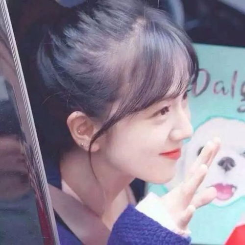 女生头像越长大越孤单
