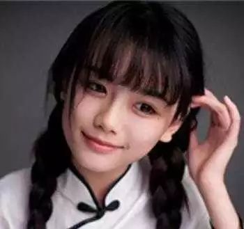 从迪丽热巴的灯笼辫谈辫子造型