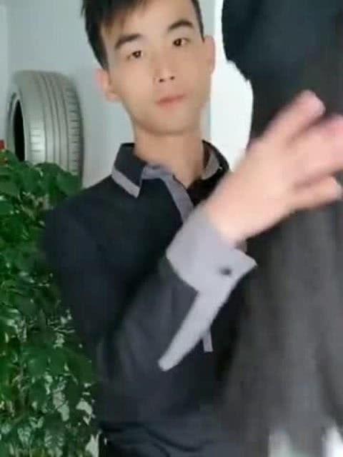 最不能相信的就是背影,男生戴上假发,可能比女生还要美