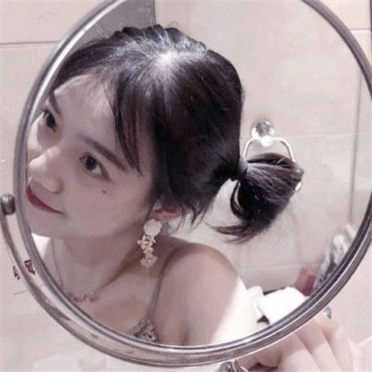 一眼就很喜欢的头像女生,漂亮就是资本好看就多看看了