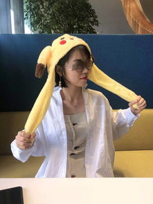 一对情侣网恋奔现,女生说戴皮卡丘帽子好认,然后....就翻车啦
