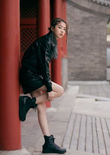 李凯馨一改往日甜美造型,化身酷酷女孩,好霸气
