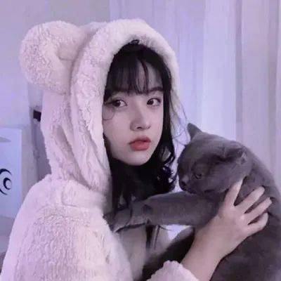 女生头像孤单的城