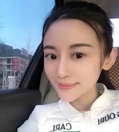 替父母还债帮弟弟买房,26岁女星全身溃烂离世,她却说解脱了