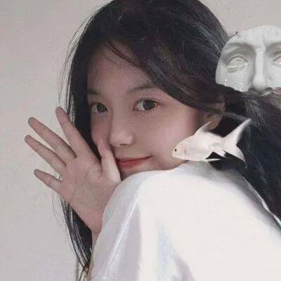 在结束之前一定要混出个人摸狗样啊萱草