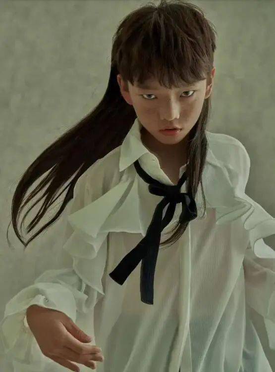 韩国顶尖童模少女杀手,单眼皮邪魅感绝了,怎么能有这么好看的小孩