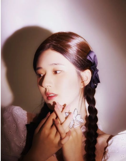 宝藏少女赵露思,被评95花top,剧组中性格非常好会玩梗