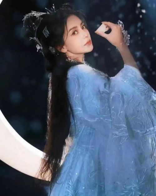 杨颖中秋节古装照美出圈,清冷感好绝,简直仙女下凡
