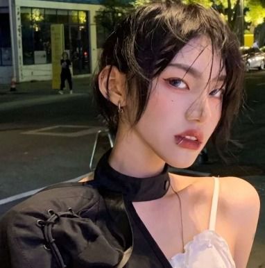 若女生心里藏着另一个男生,会有这三种异样表现,傻小子别等了