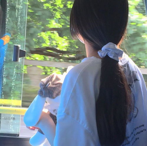 简约干净的男女生头像