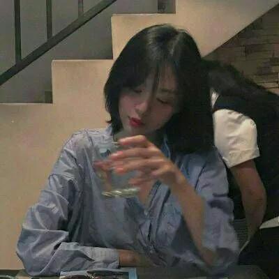 婚礼前一天,女友跟前男友约会,现任男友怒而退婚