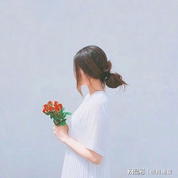 女生专属干净的微信头像带走
