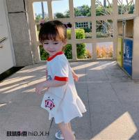 简约卡通连衣裙