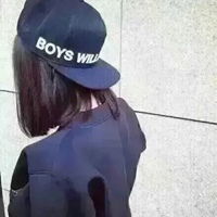 头像女生背影短发高清女生