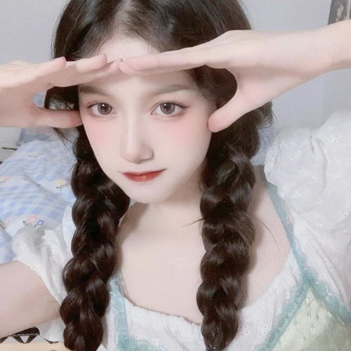 女生头像火苗再小,也可以反复点燃