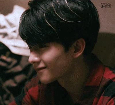 男星邪魅一笑大不同肖战痞,李现禁欲,但都不如他