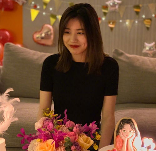 章子怡晒照为16岁继女庆生,小苹果化着少女妆出镜,明星范儿十足