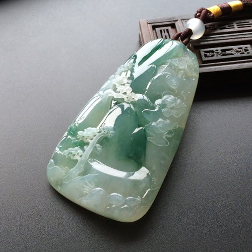做生意的女人用什么微信头像招财翡翠挂件