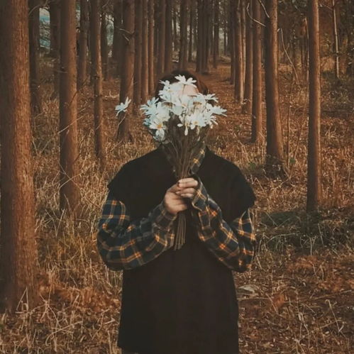 拿花的情侣头像浪漫文艺山野万里,你是我藏在微风中的欢喜