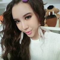 俏皮女生的好看头像疯疯癫癫快乐了许多2