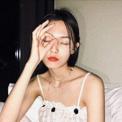 网易云热评女孩子经常会在身上发现莫名其妙的淤青,都是那个
