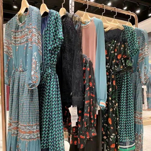 含鹿的女生头像服饰品牌