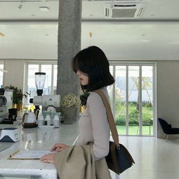 女孩子用什么样的头像能感觉出很成熟稳重的样子