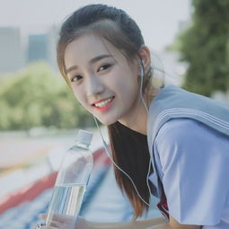 长发披肩学妹儿