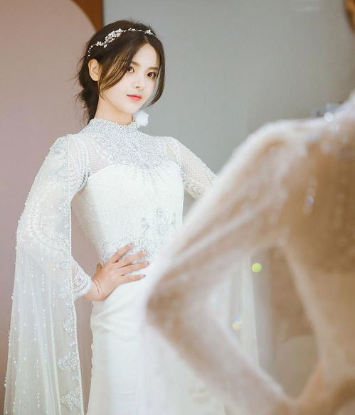 女星穿婚纱,郭碧婷女神范,杨超越小公主,看到关晓彤羡慕鹿晗