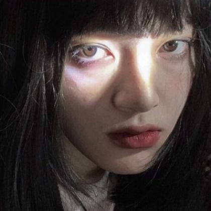 qq女生霸气头像,比较冷酷的美女