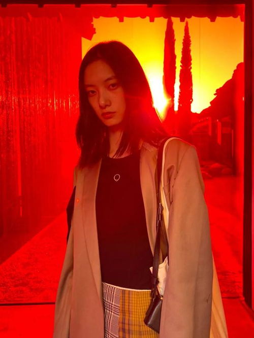 在高级厌世脸成为街头爆款的今天,这几位初代厌世女正在不靠脸红出圈