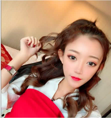 快手最火女生头像图片小伊伊